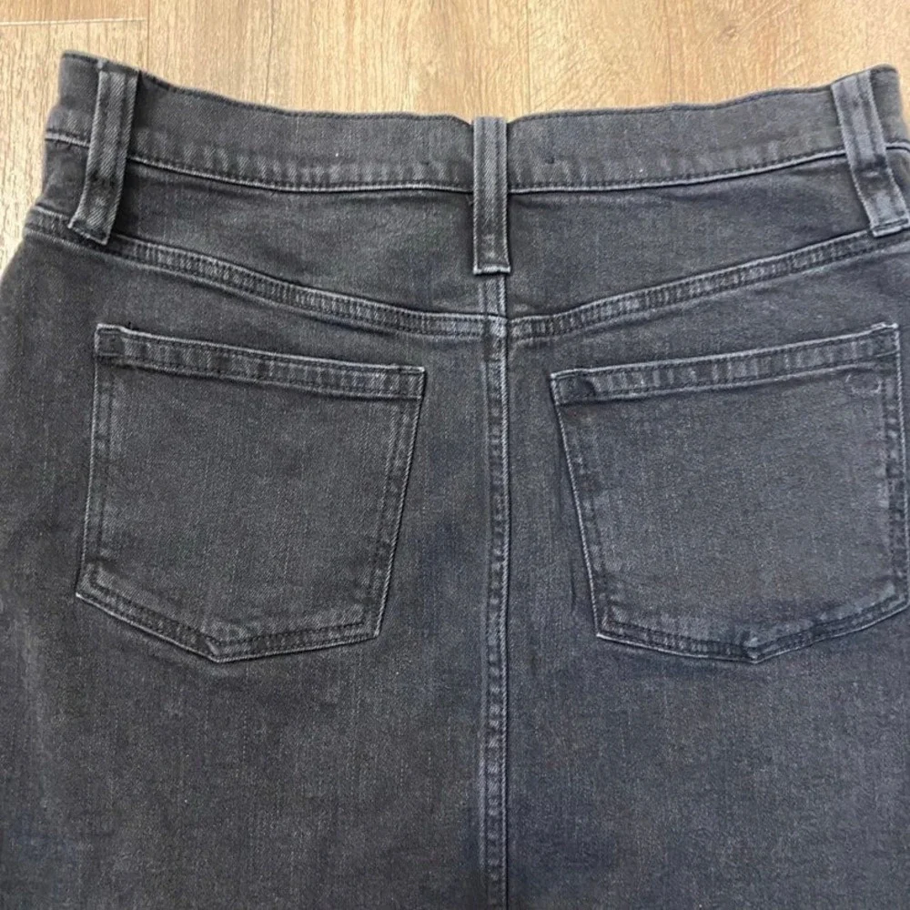 Madewell Stretch Denim Straight Mini‎ Skirt in Lunar Wash: Step-Hem Edition